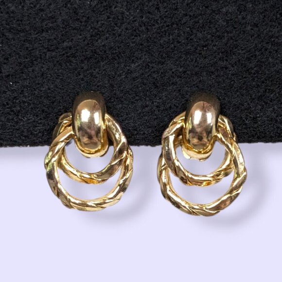 Jewelry - (2/$20) Vintage Gold Tone Cut Out Earrings
